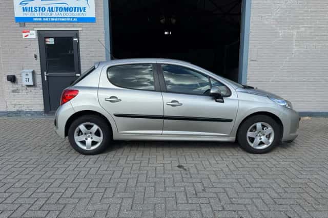Peugeot 207 (2009) thumbnail 4