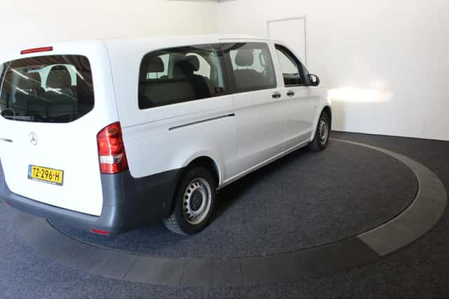 Mercedes-Benz Vito (2018) thumbnail 2