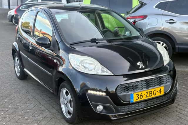 Peugeot 107 (2012) thumbnail 2