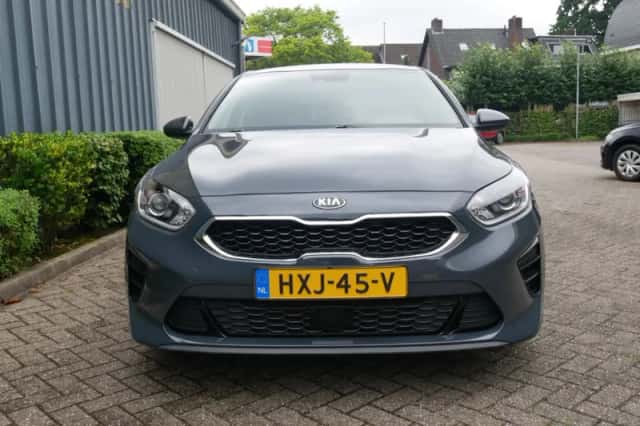 Kia Ceed (2020) thumbnail 2