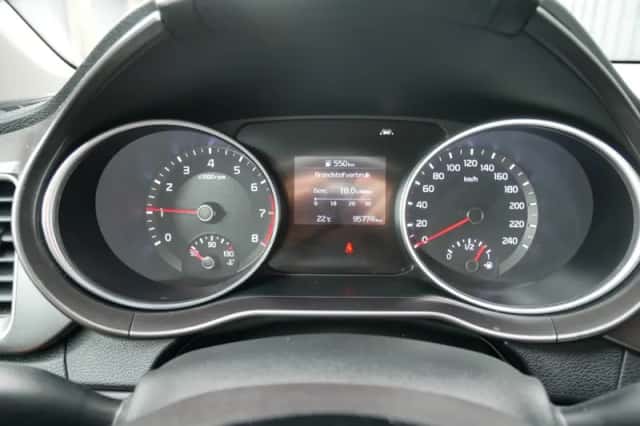 Kia Ceed (2020) thumbnail 6