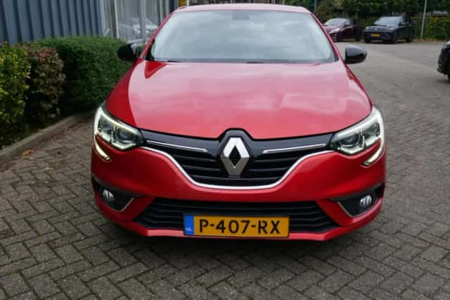 Renault Mégane (2019) thumbnail 2