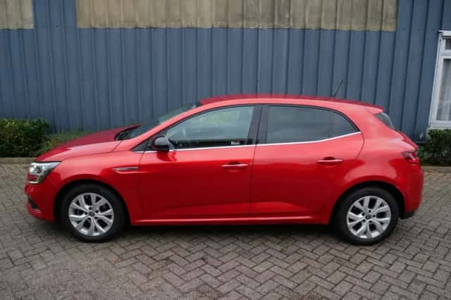Renault Mégane (2019) thumbnail 3
