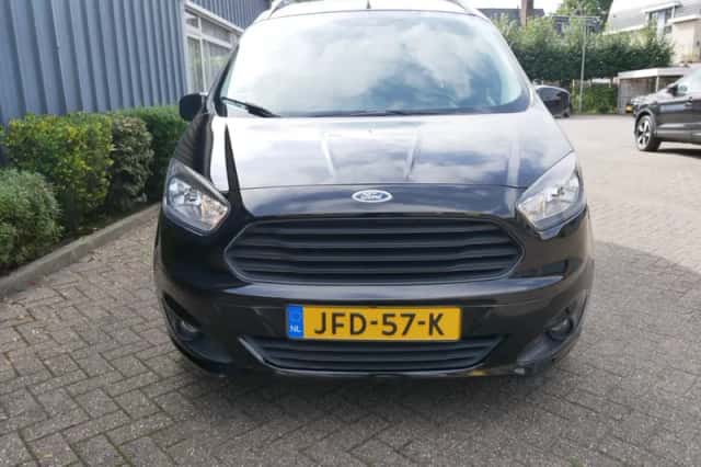 Ford Tourneo Courier (2018) thumbnail 2