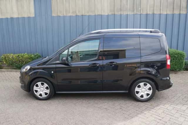 Ford Tourneo Courier (2018) thumbnail 3