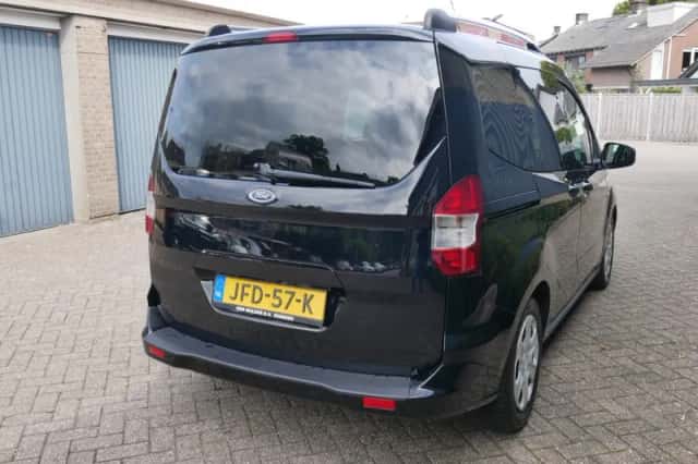 Ford Tourneo Courier (2018) thumbnail 4