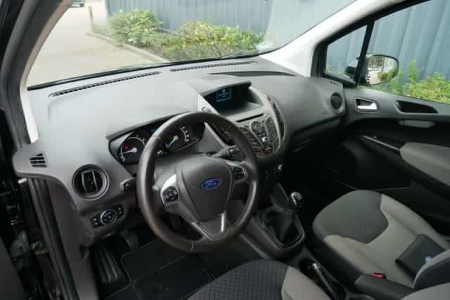 Ford Tourneo Courier (2018) thumbnail 5