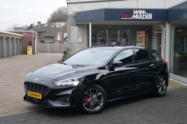 Ford Focus (2022) thumbnail 1