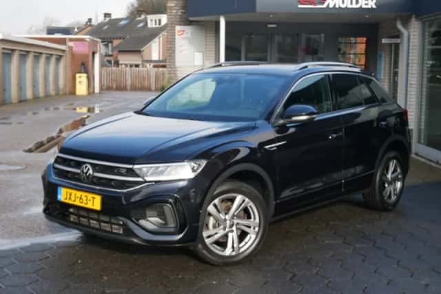 Volkswagen T-Roc (2023) thumbnail 1