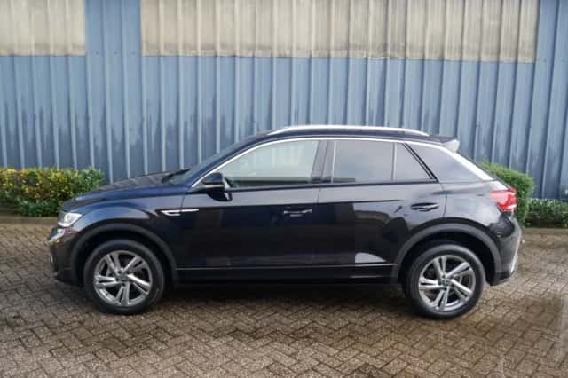Volkswagen T-Roc (2023) thumbnail 3