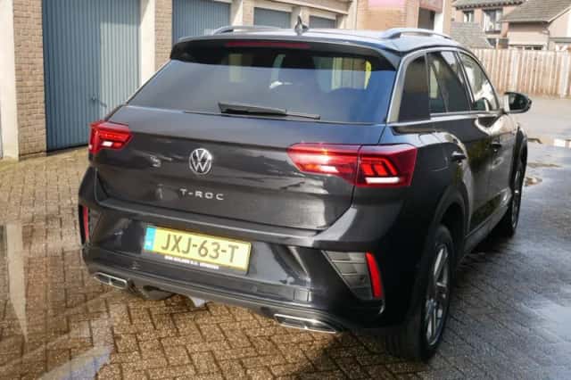 Volkswagen T-Roc (2023) thumbnail 4