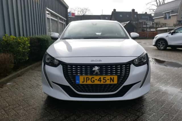 Peugeot 208 (2022) thumbnail 2