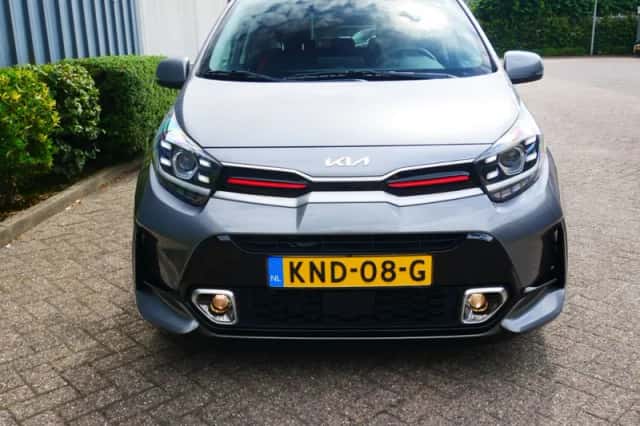 Kia Picanto (2022) thumbnail 2