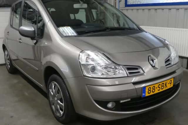 Renault Modus (2011) thumbnail 3