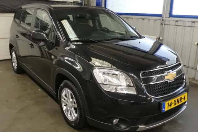 Chevrolet Orlando (2012) thumbnail 3