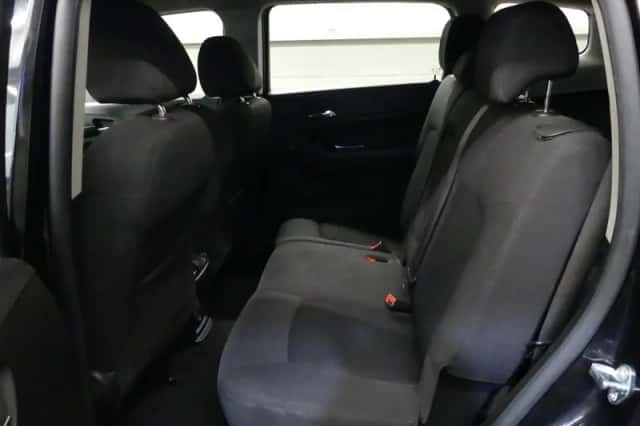 Chevrolet Orlando (2012) thumbnail 4