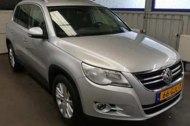 Volkswagen Tiguan (2008) thumbnail 3