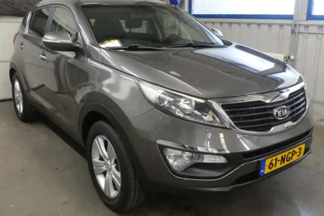 Kia Sportage (2010) thumbnail 3