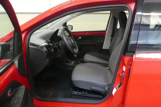 Volkswagen Up! (2013) thumbnail 2