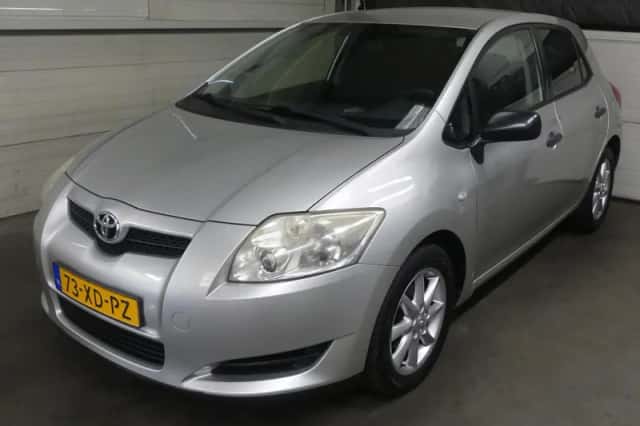 Toyota Auris (2007) thumbnail 1