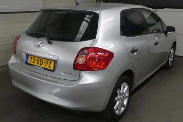 Toyota Auris (2007) thumbnail 6