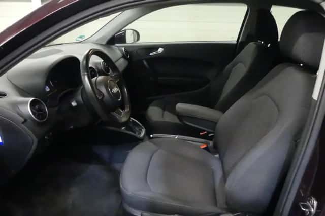 Audi A1 (2010) thumbnail 2
