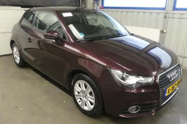Audi A1 (2010) thumbnail 3