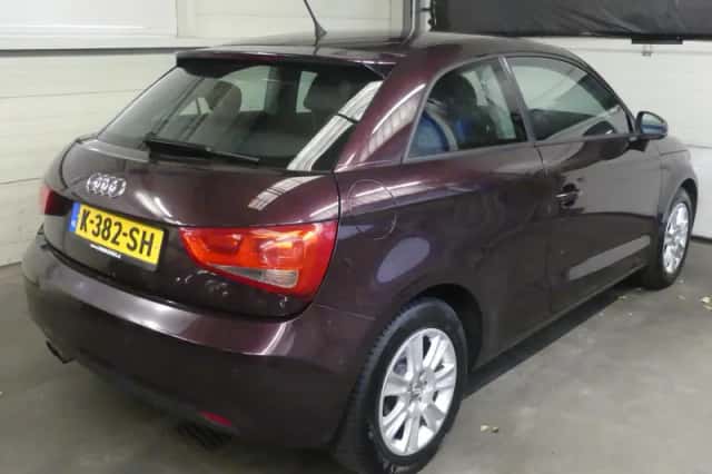 Audi A1 (2010) thumbnail 6