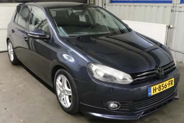Volkswagen Golf (2009) thumbnail 3