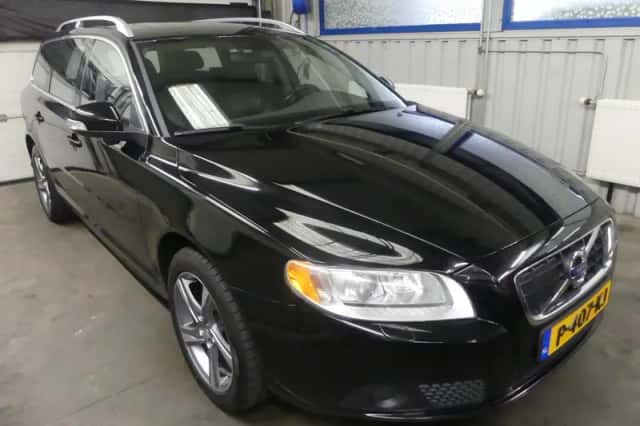 Volvo V70 (2011) thumbnail 3