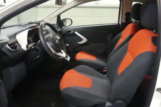 Ford Ka (2008) thumbnail 2