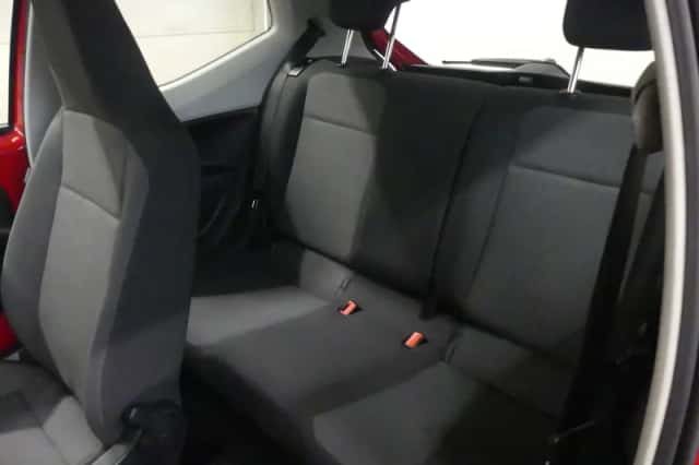 Volkswagen Up! (2012) thumbnail 4