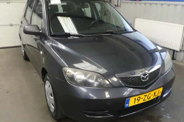 Mazda 2 (2008) thumbnail 3