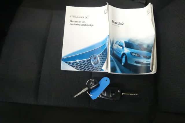 Mazda 2 (2008) thumbnail 5