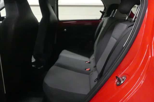 Volkswagen Up! (2013) thumbnail 4