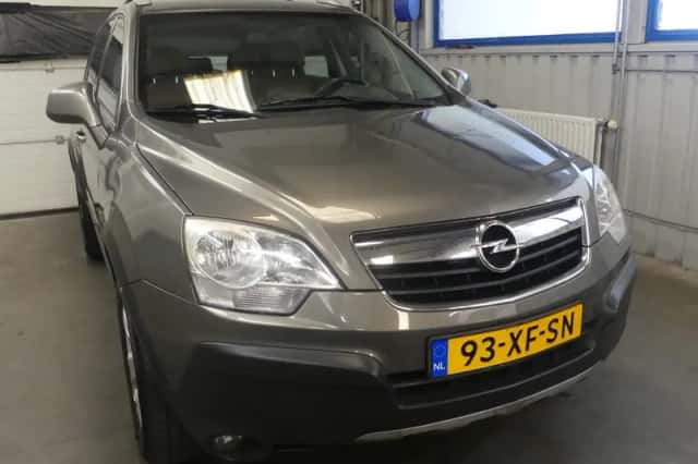Opel Antara (2007) thumbnail 3