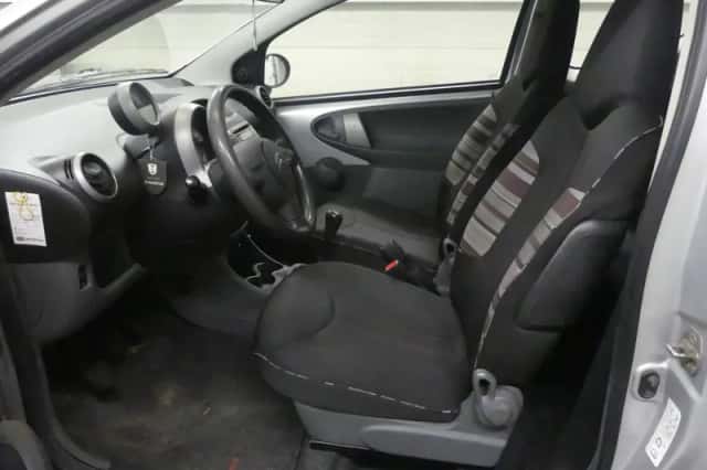 Citroën C1 (2010) thumbnail 2