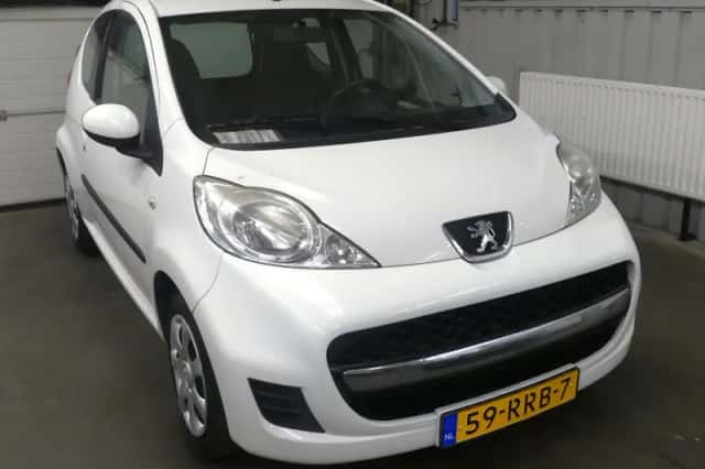 Peugeot 107 (2011) thumbnail 3
