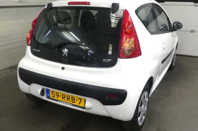 Peugeot 107 (2011) thumbnail 6