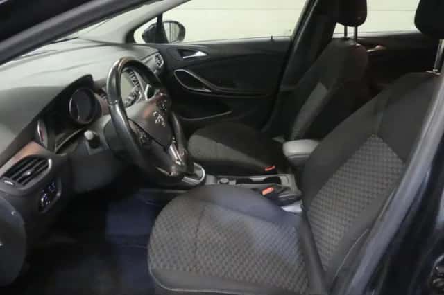 Opel Astra (2016) thumbnail 2