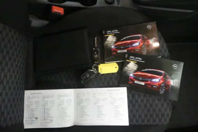 Opel Astra (2016) thumbnail 5