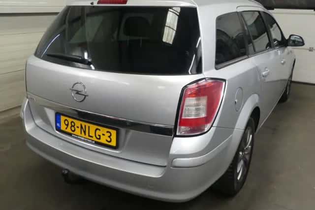 Opel Astra (2010) thumbnail 6
