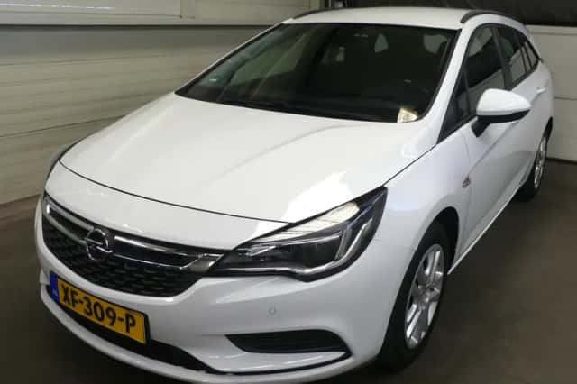 Opel Astra (2018) thumbnail 1