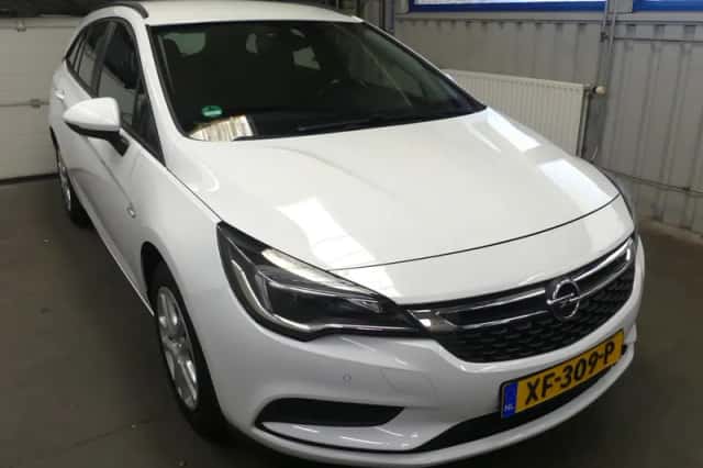 Opel Astra (2018) thumbnail 3