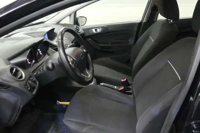Ford Fiesta (2015) thumbnail 2