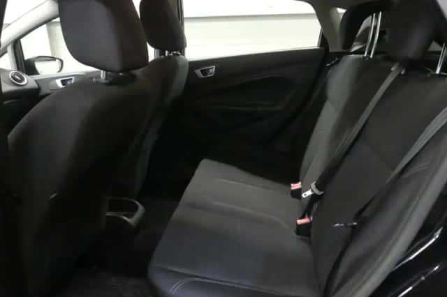 Ford Fiesta (2015) thumbnail 4