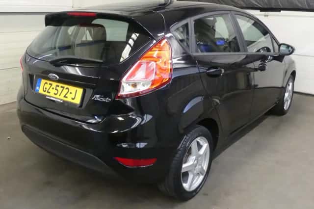 Ford Fiesta (2015) thumbnail 6