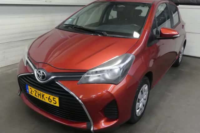 Toyota Yaris (2015) thumbnail 1