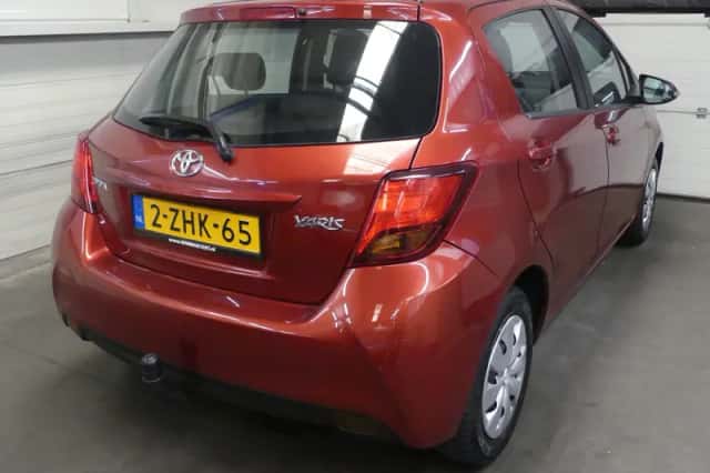 Toyota Yaris (2015) thumbnail 6