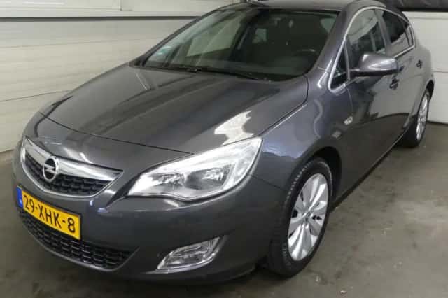Opel Astra (2012) thumbnail 1